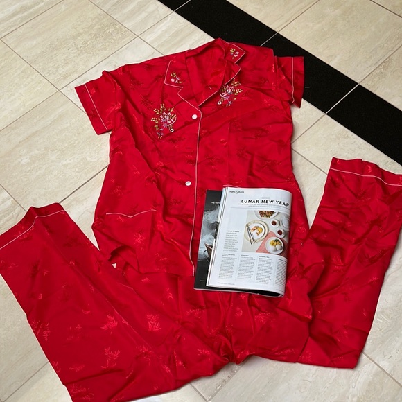 Final Price Drop:Chinese Polyester Pajamas - Picture 2 of 4